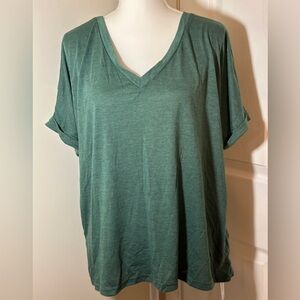 NWT - Cupshe Tee with deep back cut.